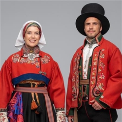 Bilde av Øst-Telemark Raudtrøyebunad og Øst Telemark herre fra 1750